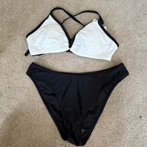 Cupshe White & Black Strappy Back Bikini Top Bottom Set Size M